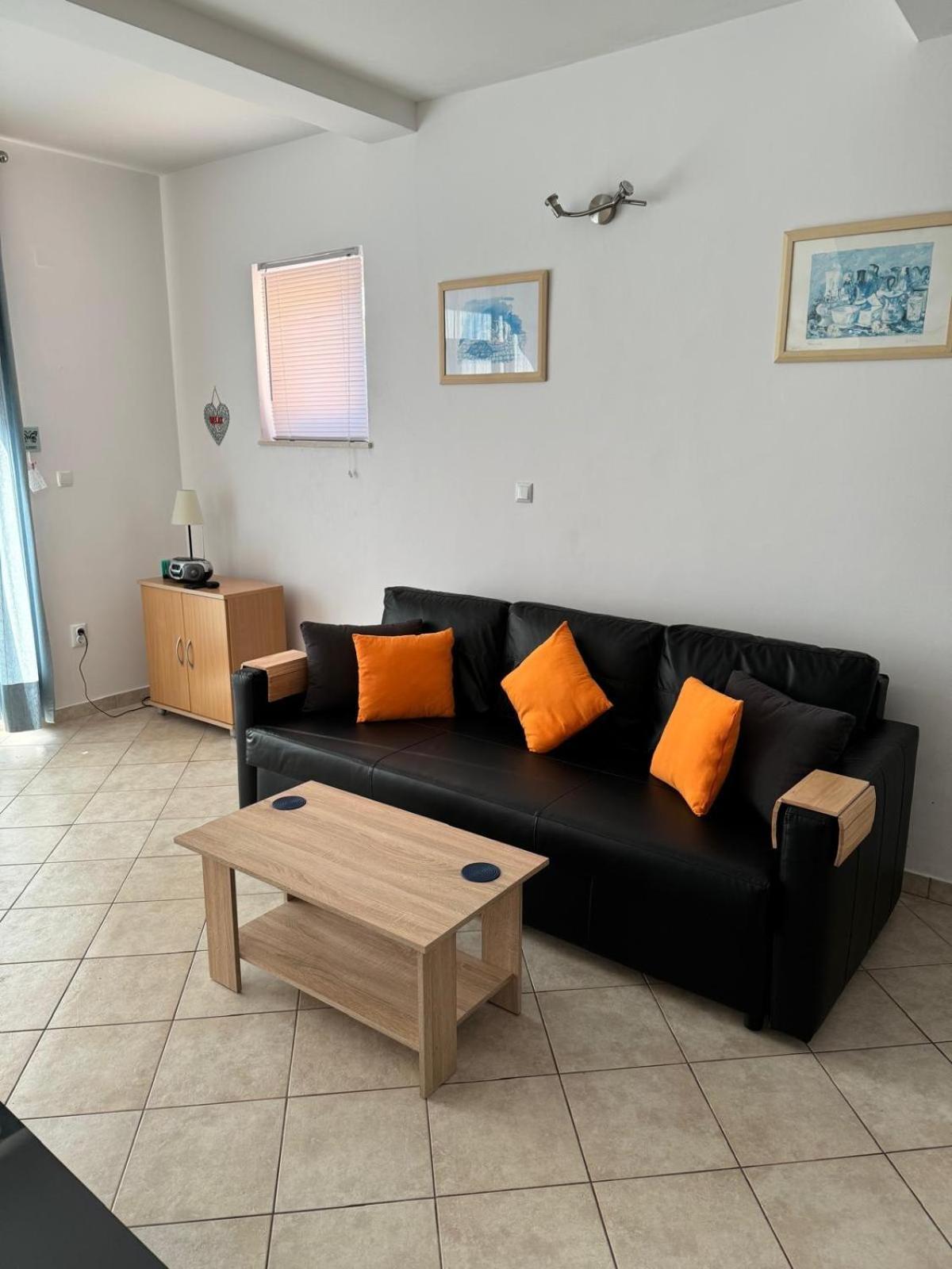 Lovely Split Level Apartment With Sea View, Pool, Free Parking And Wifi Cavtat Eksteriør bilde